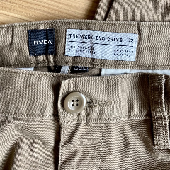 RVCA “the week-end chino” tan / khaki pant, size 32 - Picture 7 of 11